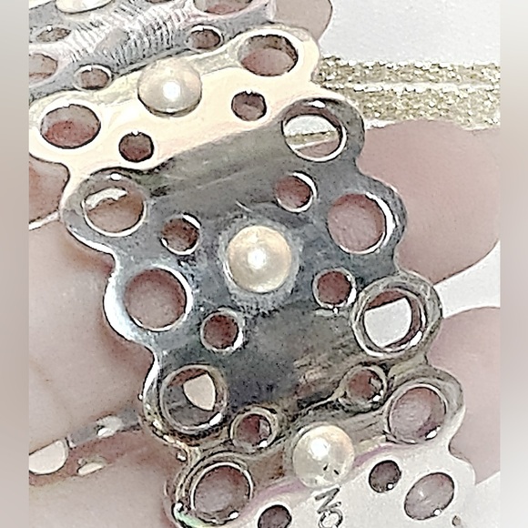 Louis Vuitton Hide and Seek Pearl Silver Tone Bangle Bracelet - Picture 5 of 6